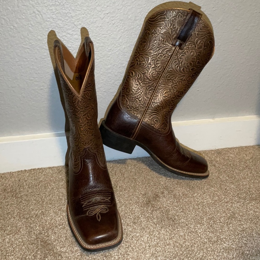 Ariat cowboy boots